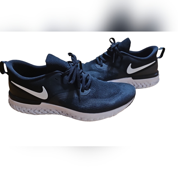 Good used condition Nike Odyssey React Flyknit Mens shoe size US 10.5 - Picture 1 of 7